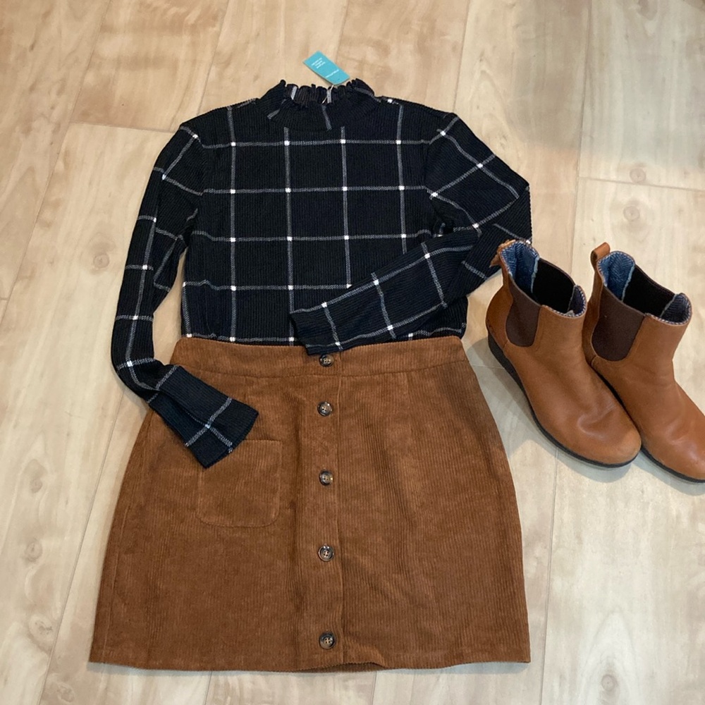 NWT plaid mock turtleneck